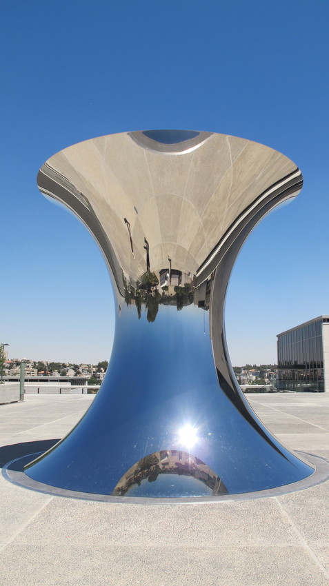 Turning the World Upside Down, Anish Kapoor